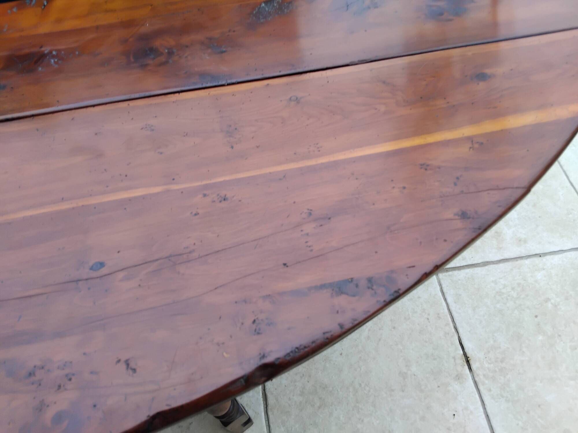 Antique large Gateleg table from the 16th century, oak with marquetry of a rose of the winds.
