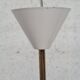 Lustre en laiton et opaline blanche