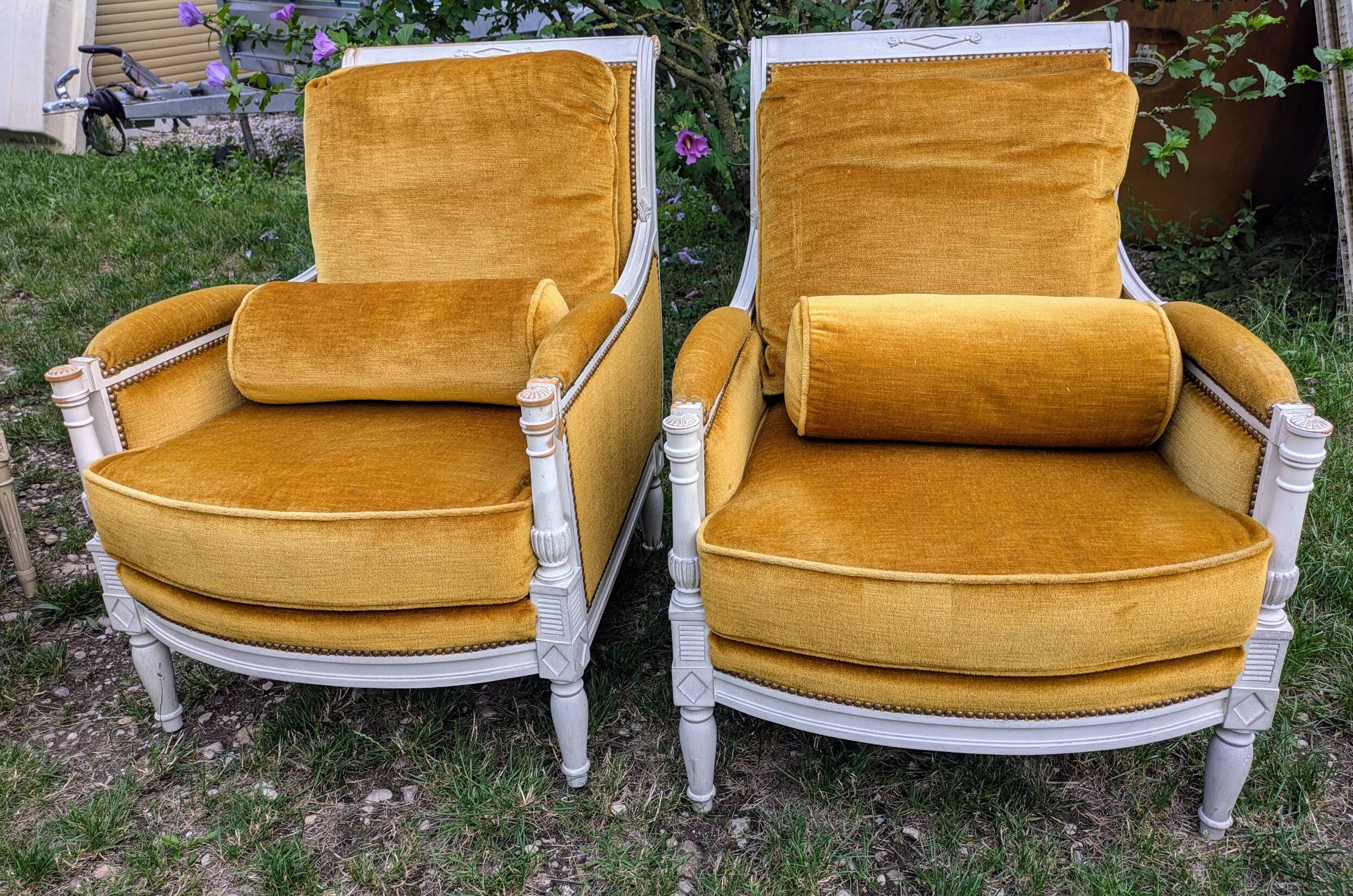 Ensemble Style Louis XVI - fauteuils, bergères et repose pieds