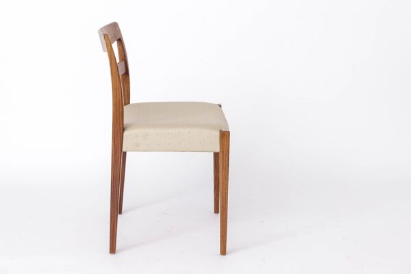 Ensemble de 4 chaises suédoises modernes du milieu du siècle par Troeds, Nils Jonsson Design