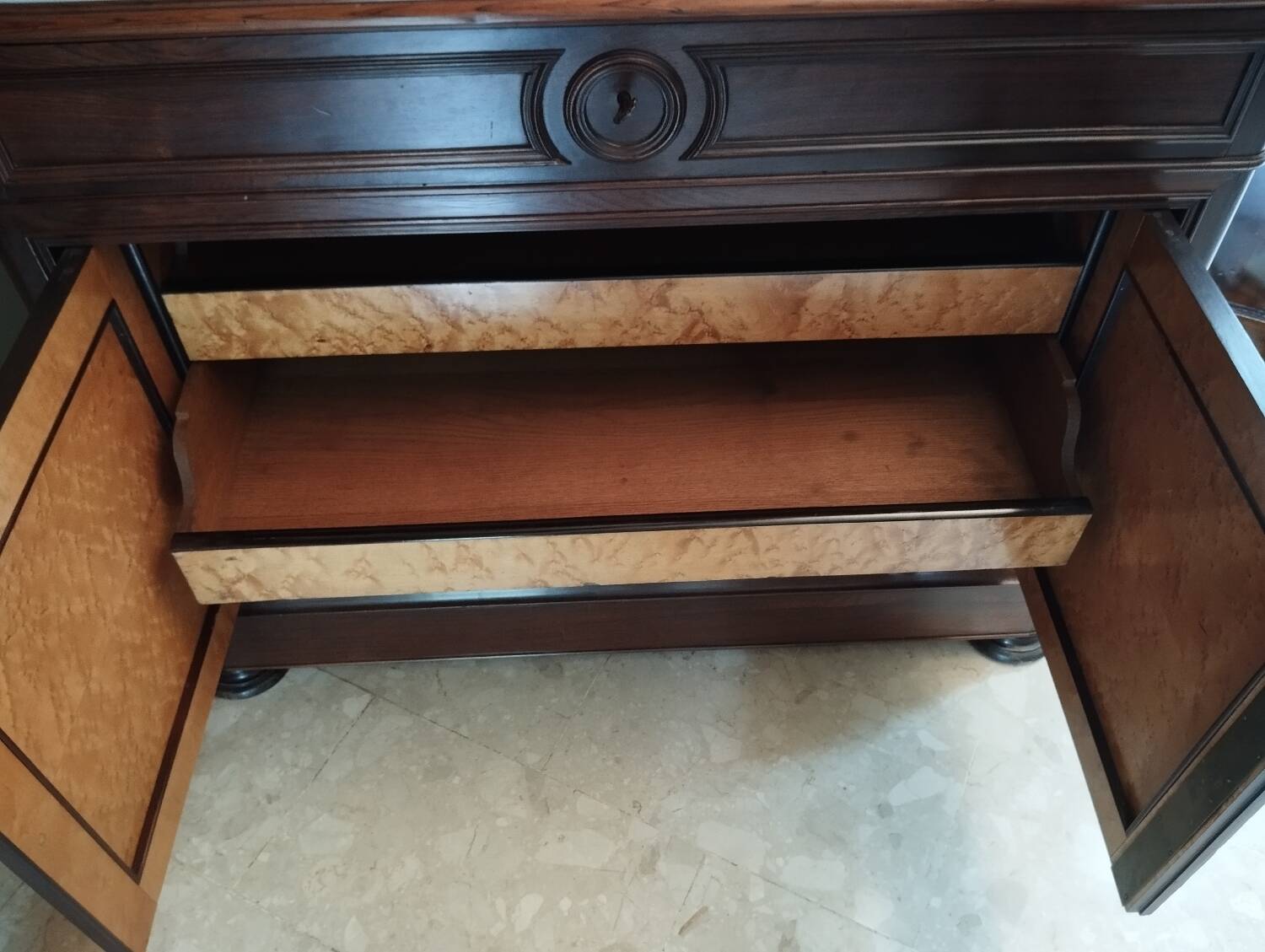 Victorian chest of drawers with white marble top