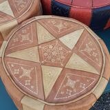5 poufs