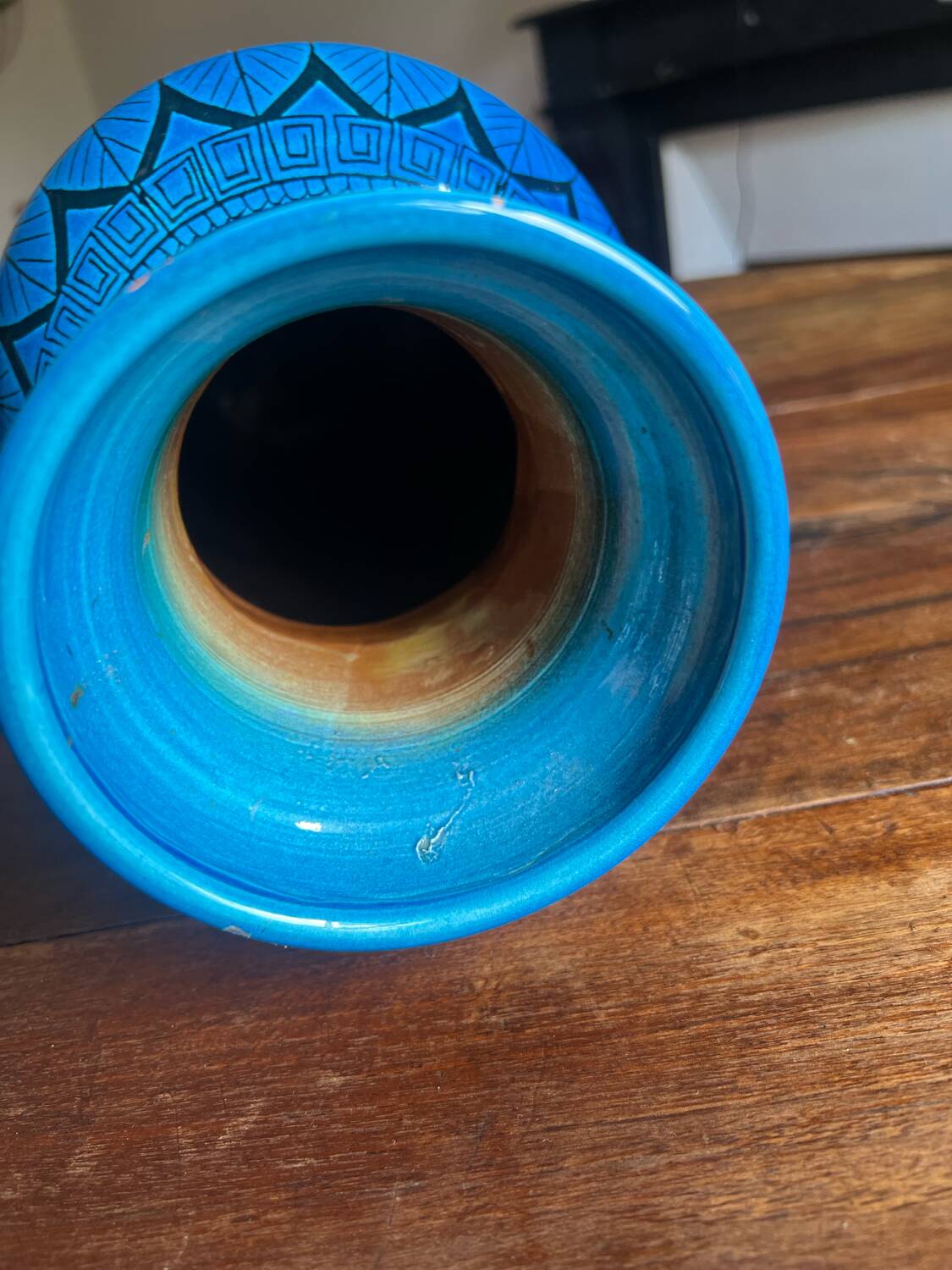 Large blue ceramic vase with Chinese motifs