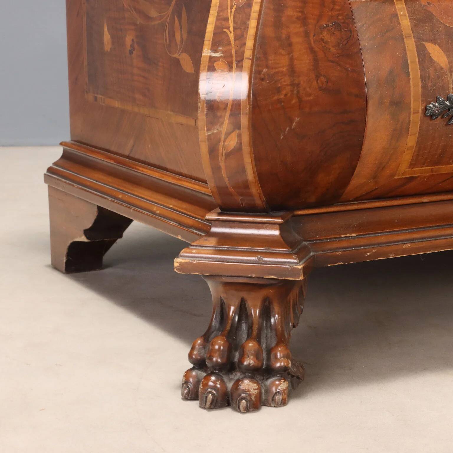 Dutch style desk with floral inlays