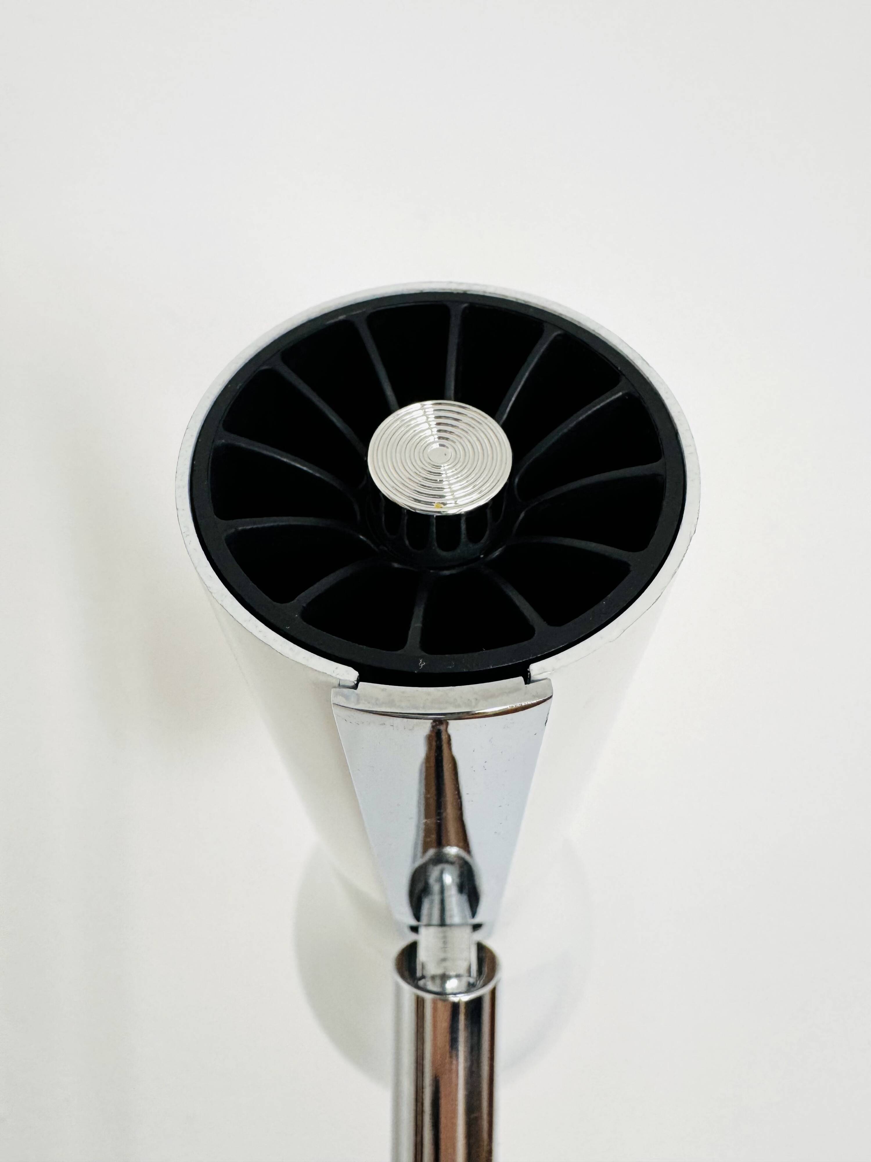 Lampadaire Spot de Swiss Lamps International