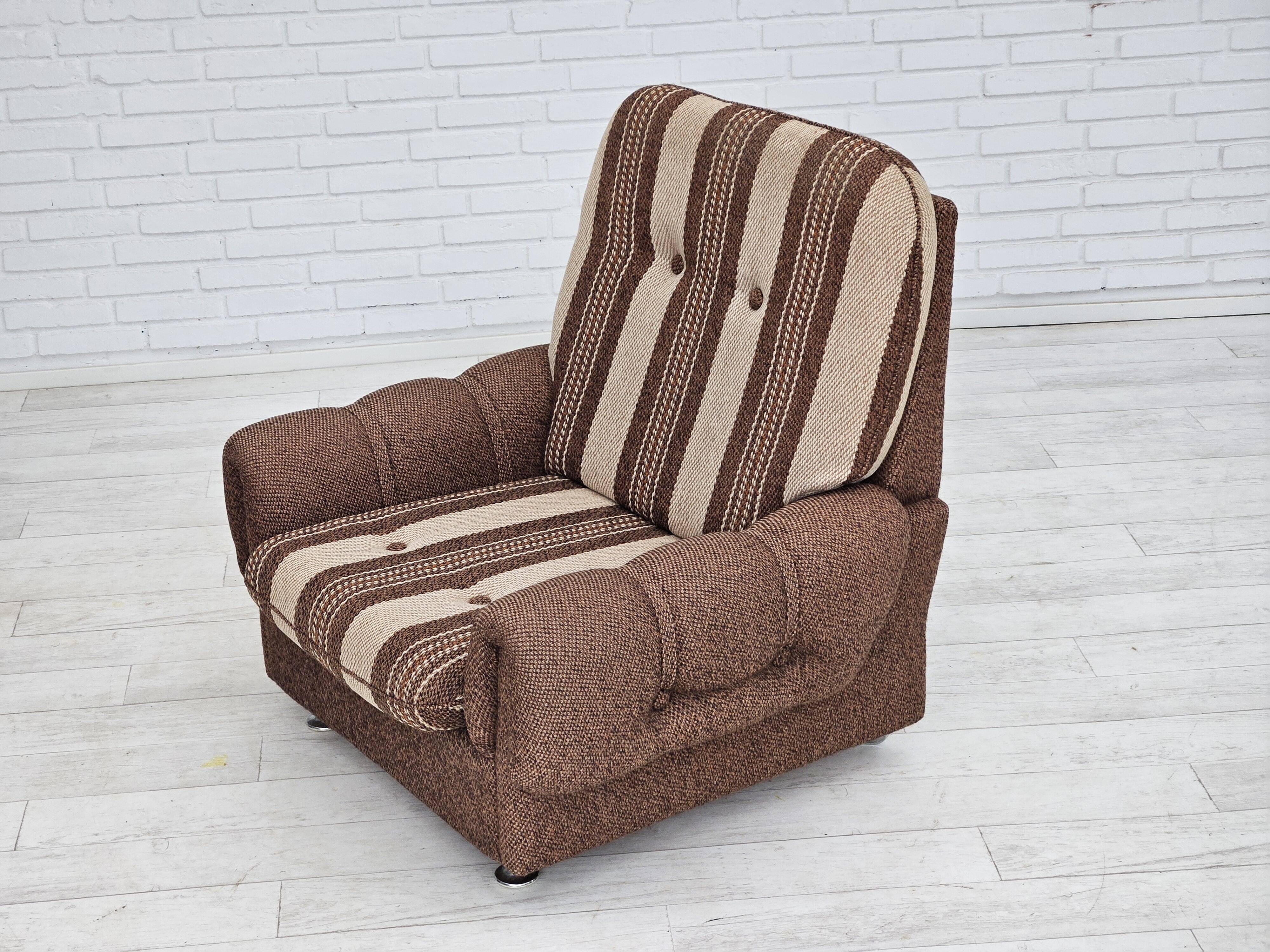 Fauteuil relax danois, revêtement en laine d'origine, années 70