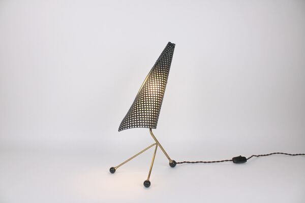 Lampe de table tripode en laiton et métal années 1950