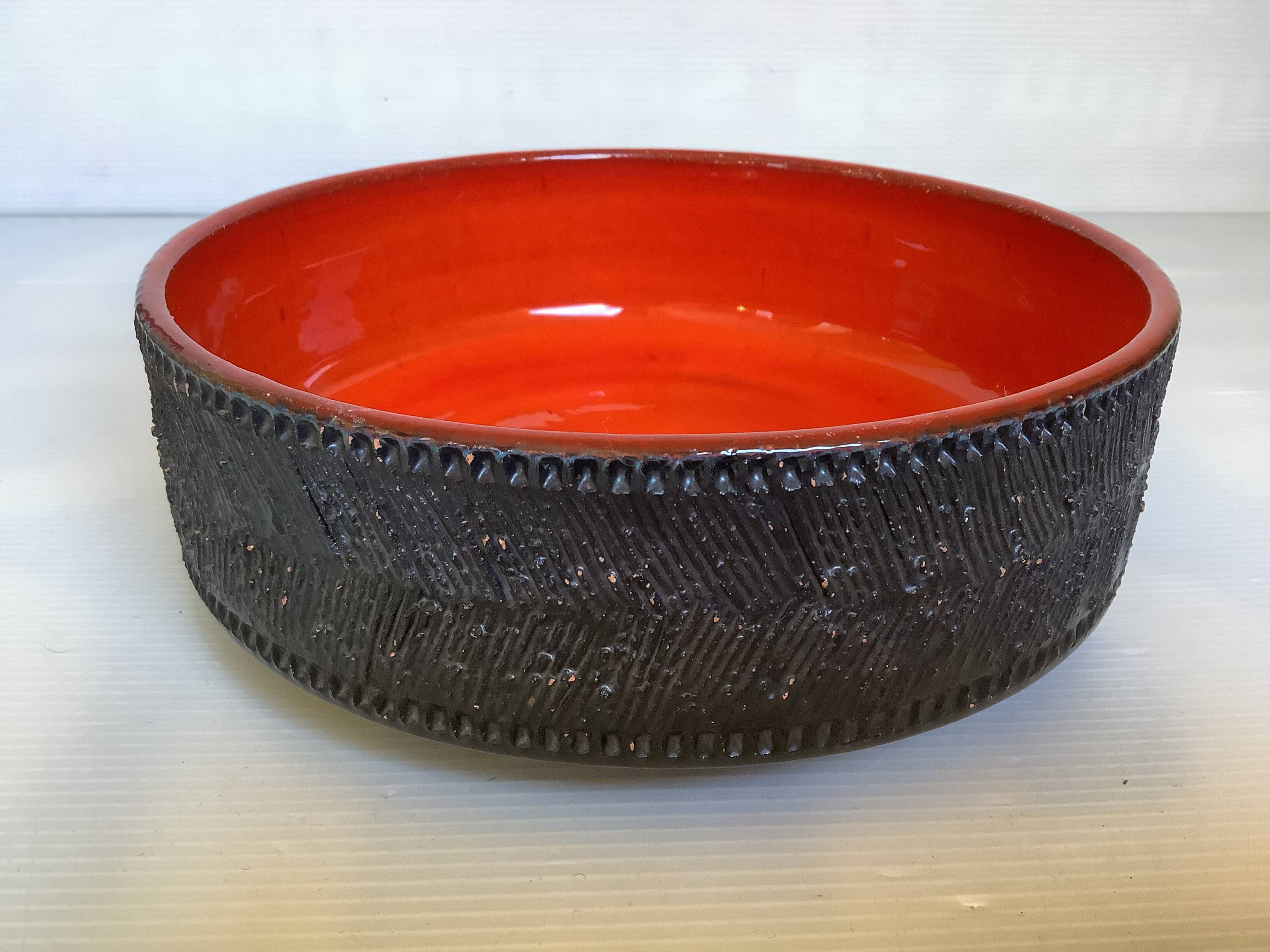 Rogier Vandeweghe Amphora ceramic bowl emptier