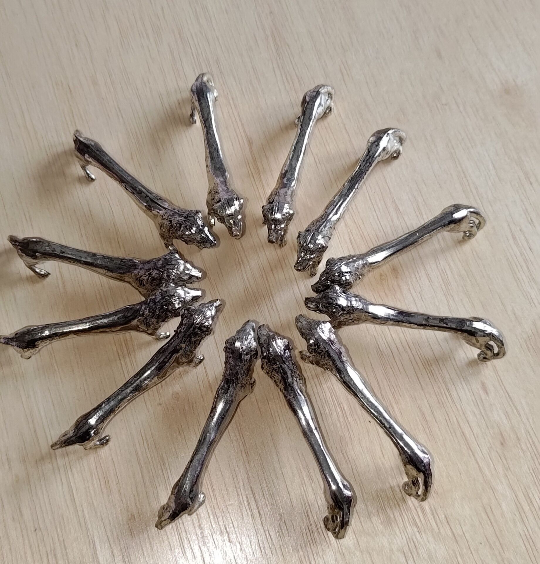 12 lion knife holders