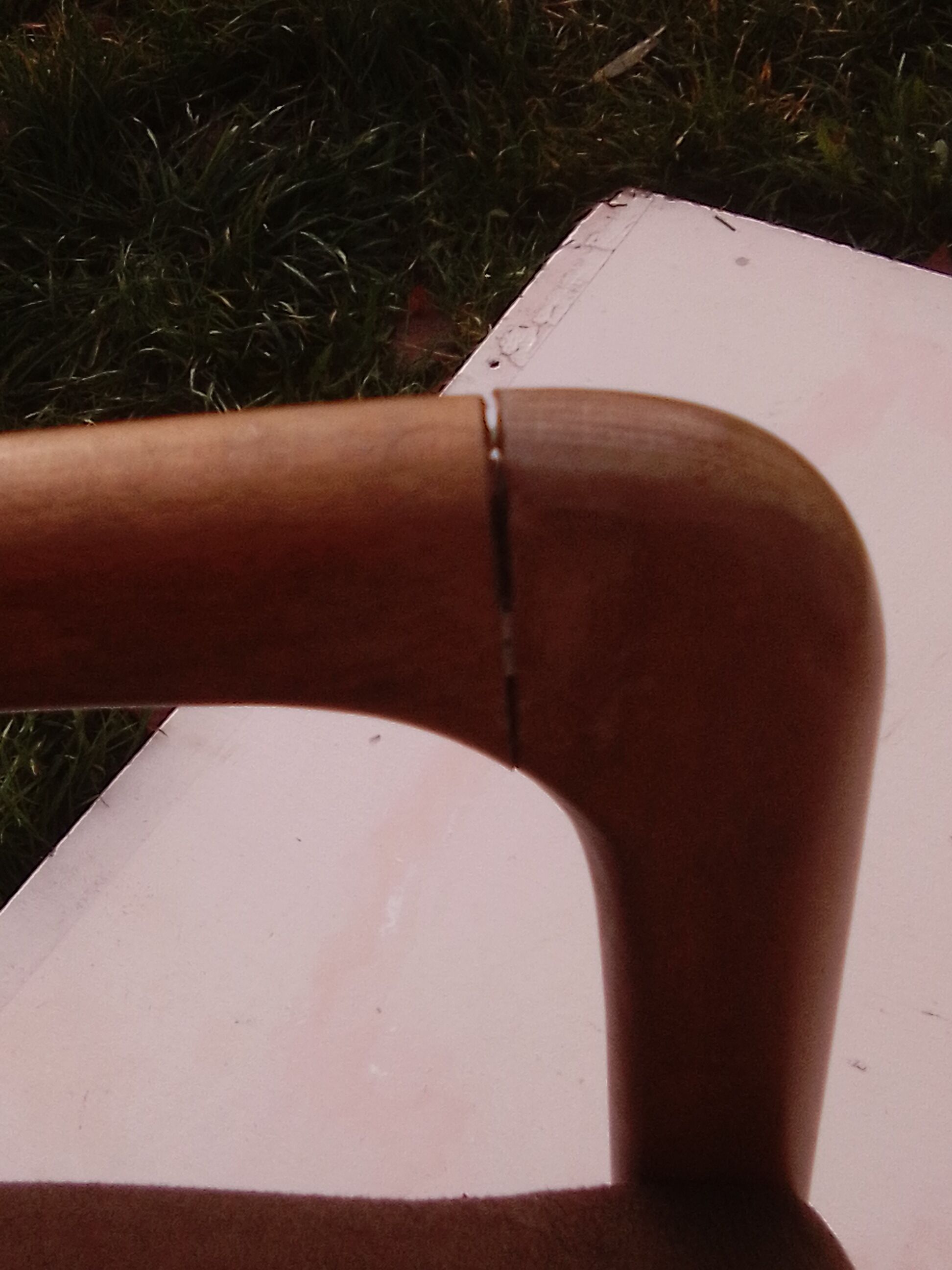Paire de fauteuils traineau Baumann assise en velours marron