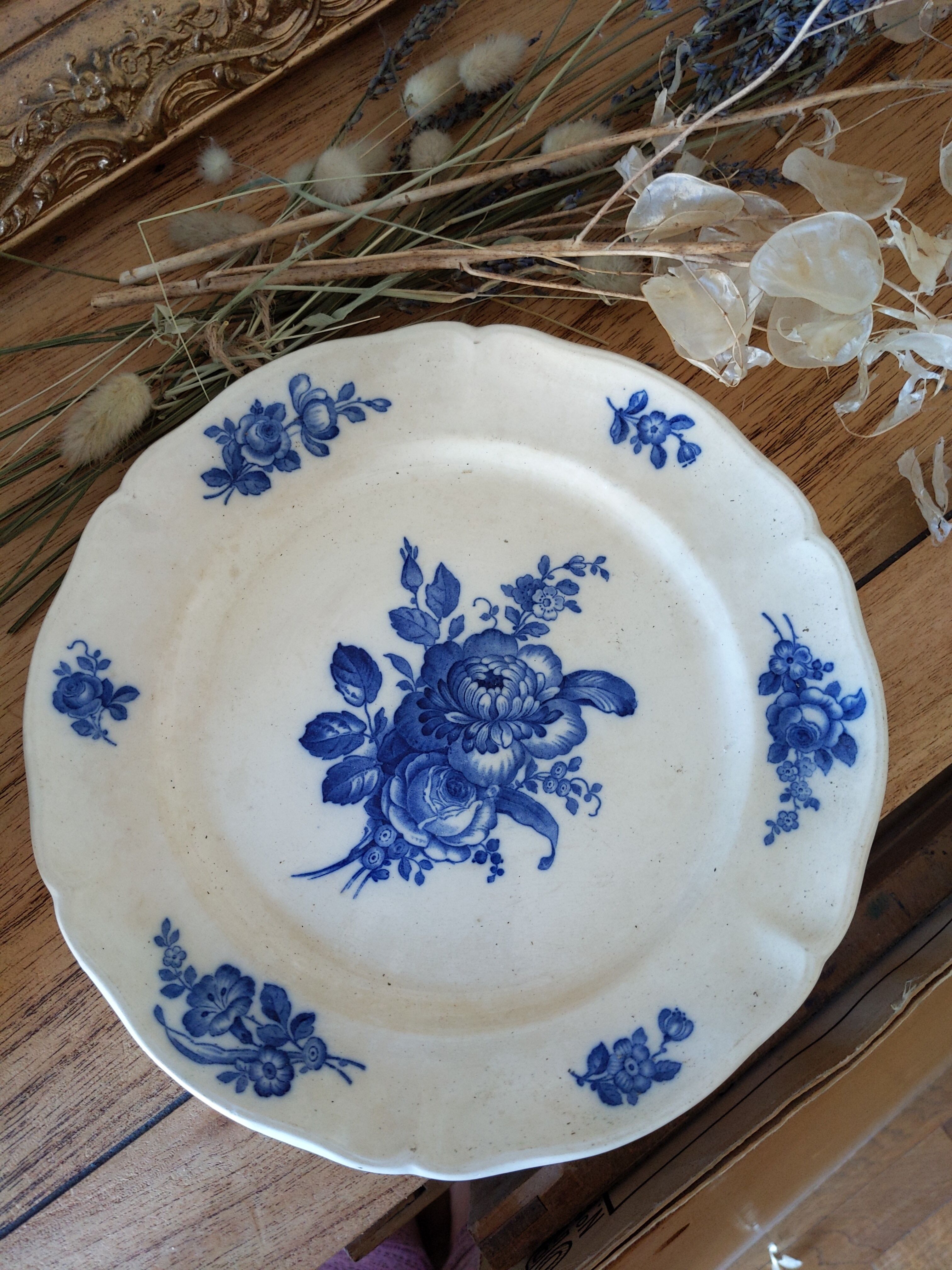 Villeroy plate and old boch