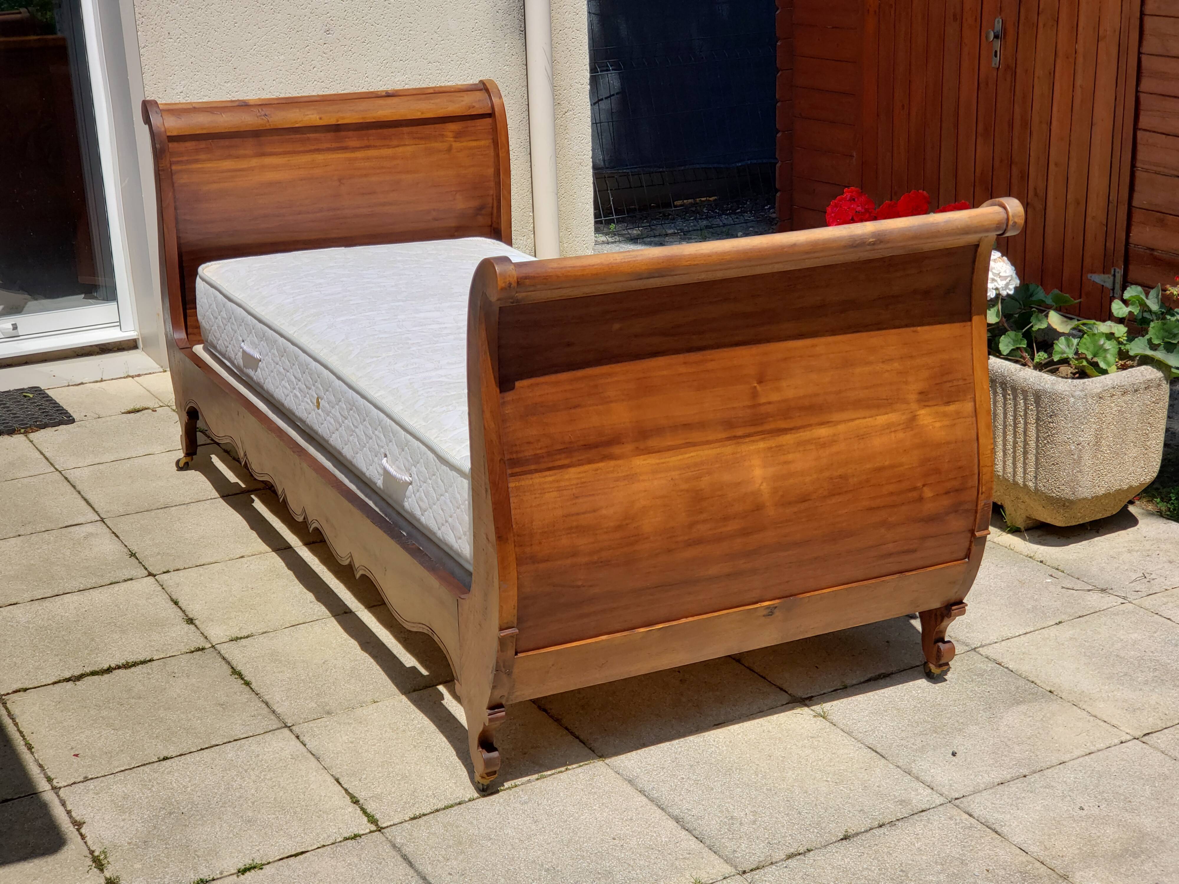 Louis-Phillipe style boat bed solid walnut