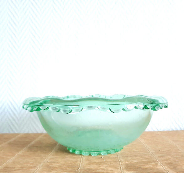 Art Deco cut crystals of Avens