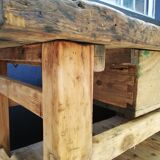 Ancien établi vintage de menuisier en bois, déco industrielle