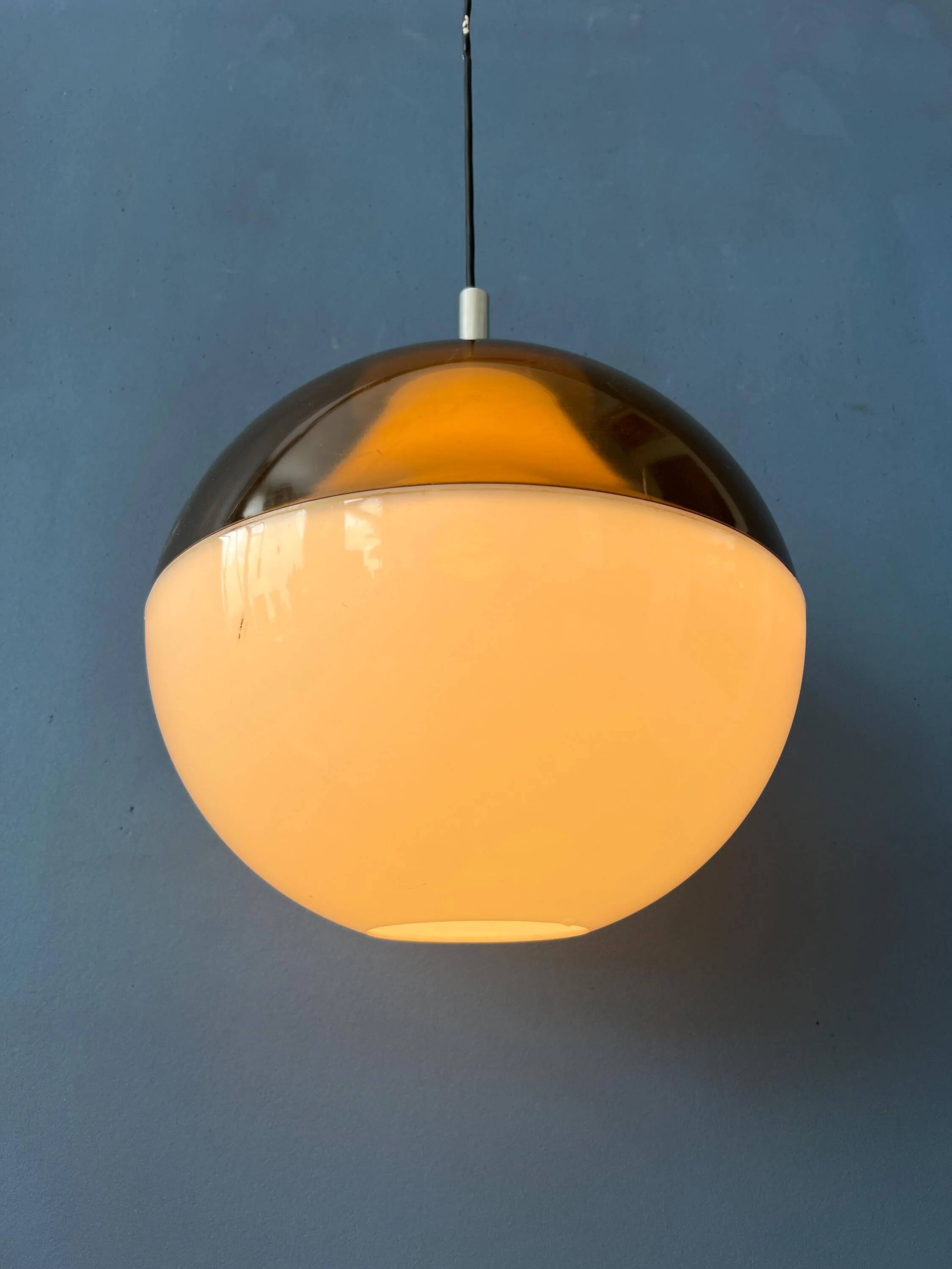 Vintage Space Age suspension in plexiglass