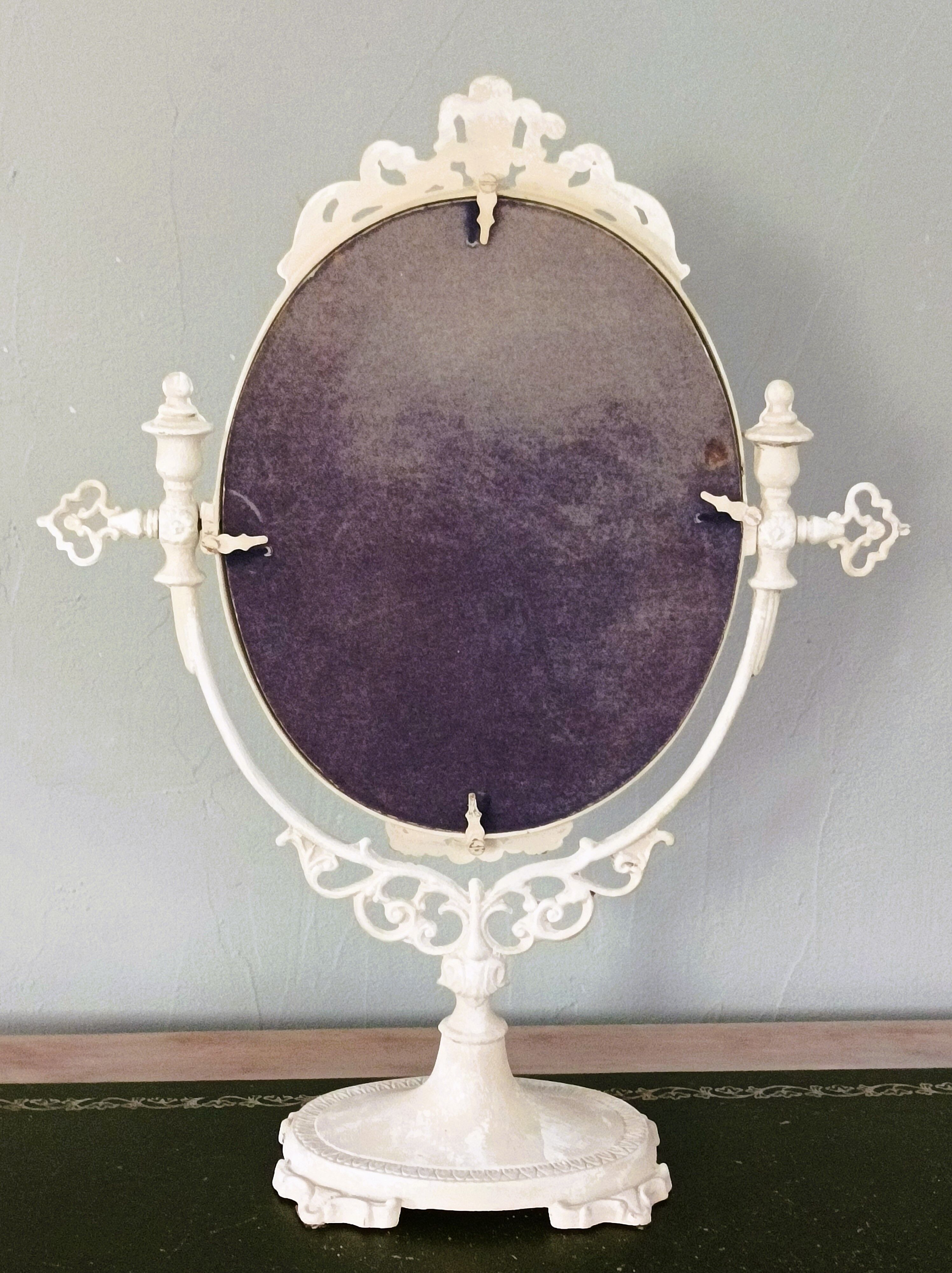 White table psyche mirror