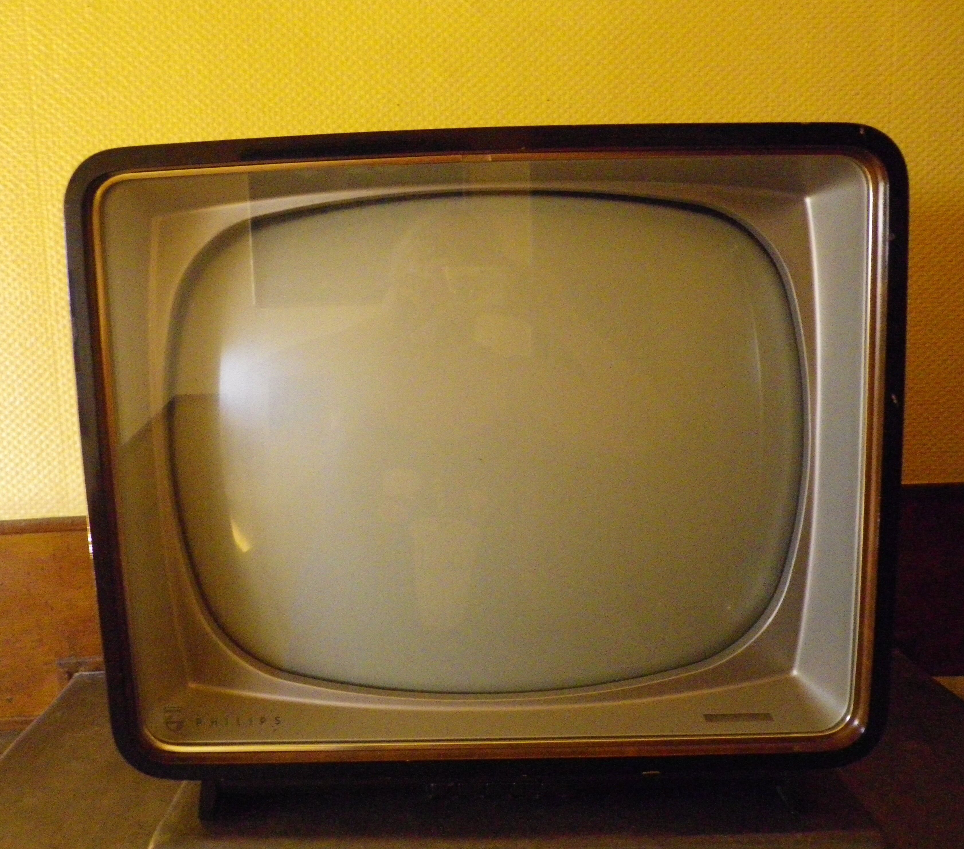 Philips vintage TV, lacquered wood frame -Holland- 50s