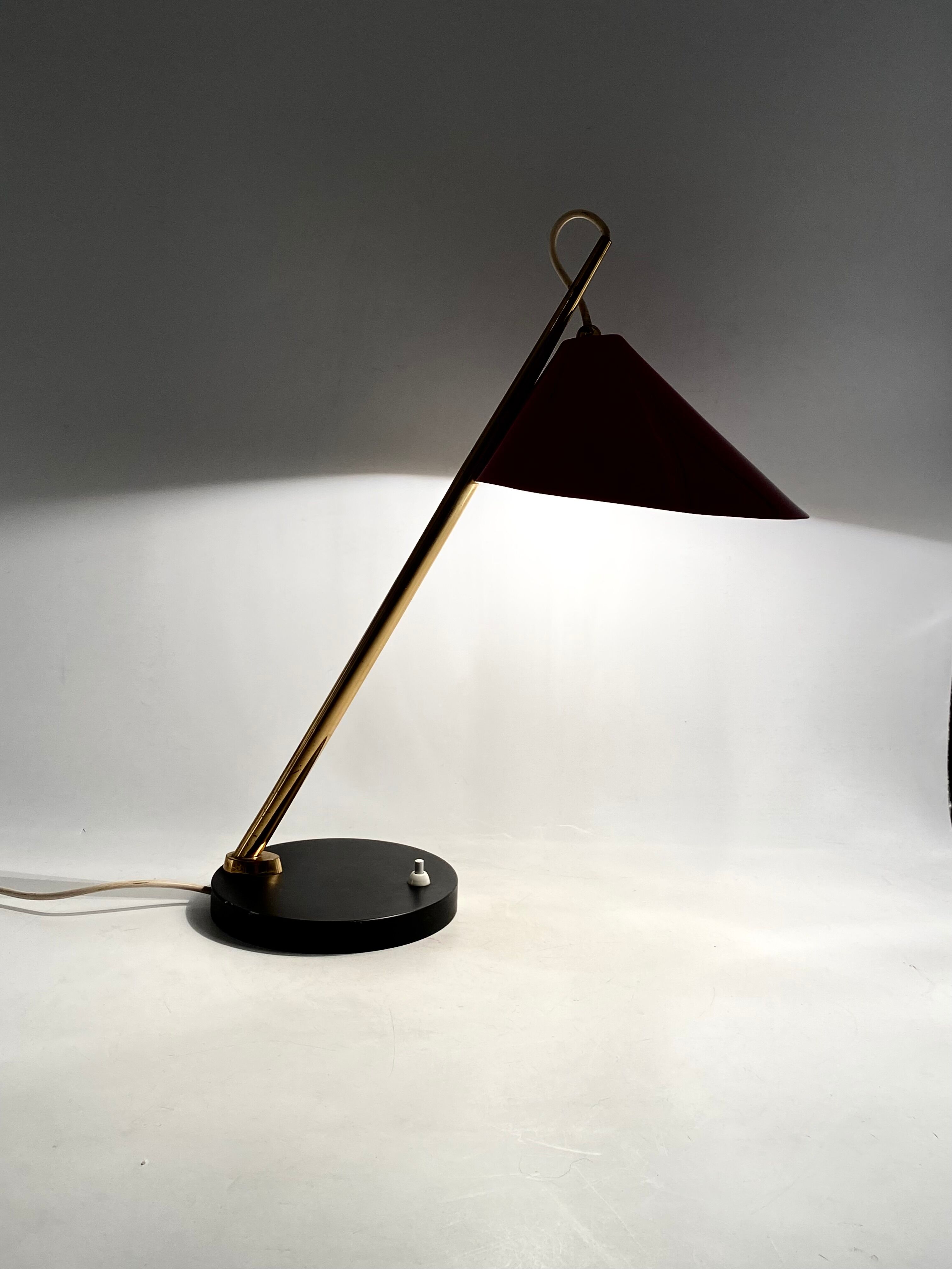 Mid-century red table lamp, Lumen Italy 1960s