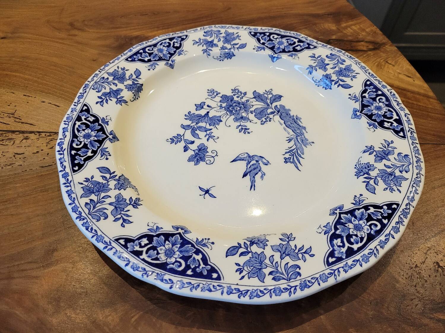 Blue dish in gien