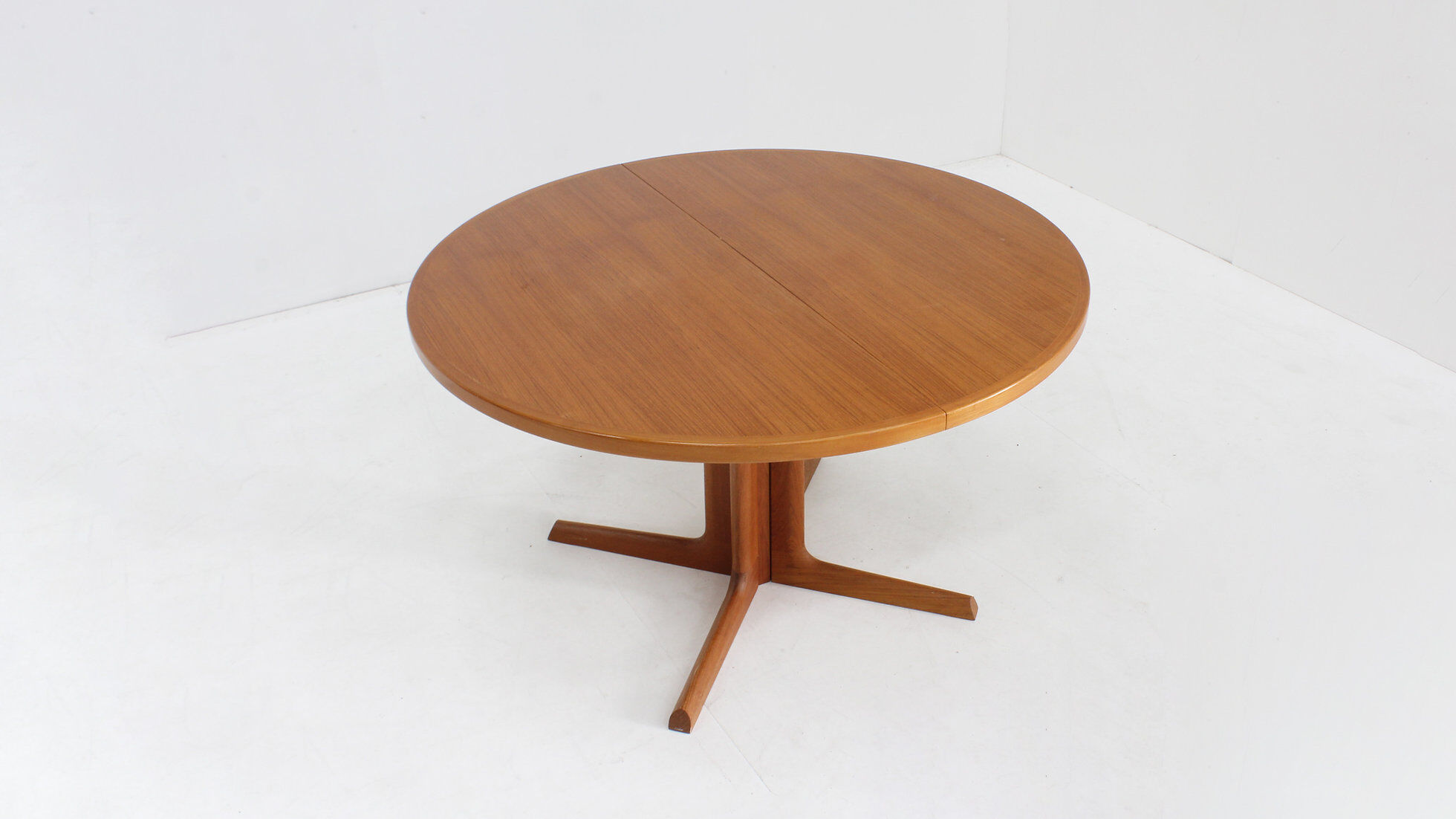Vintage Danish round extendable dining table Gudme 1960s