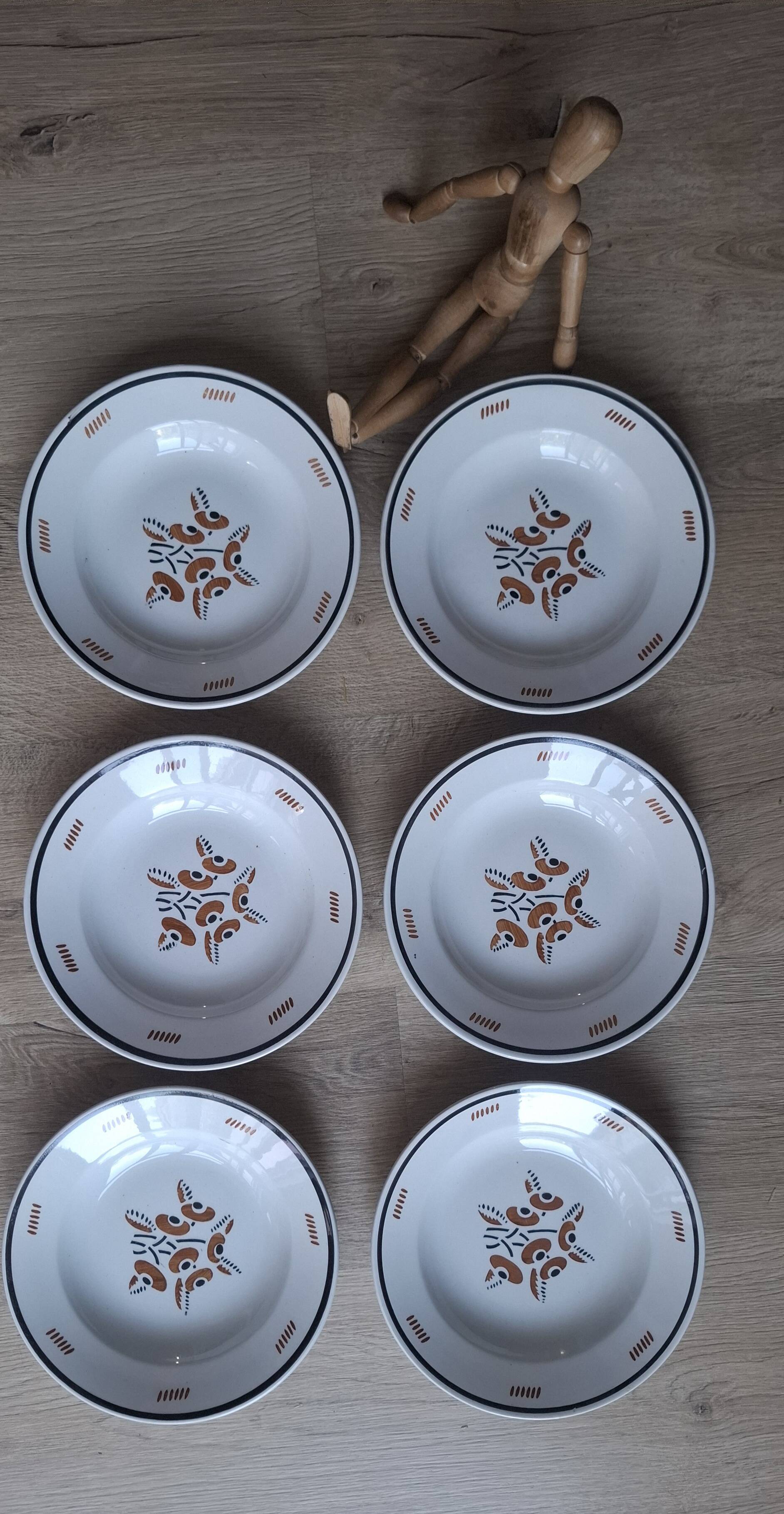 Set of 6 Luneville OOnon plates