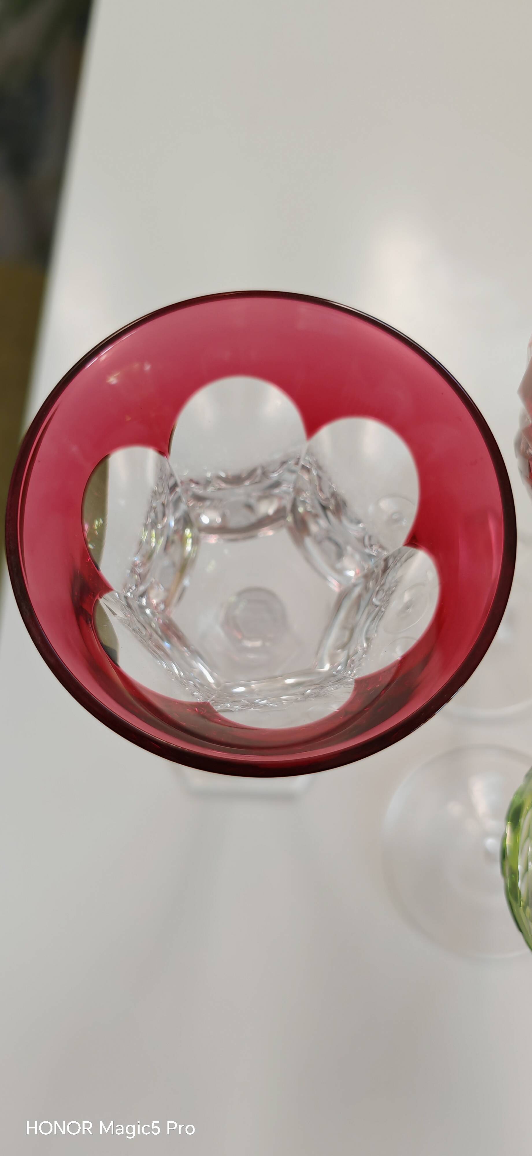 Verres: 1 Saint Louis, 1 Baccarat and 1 Bohème.