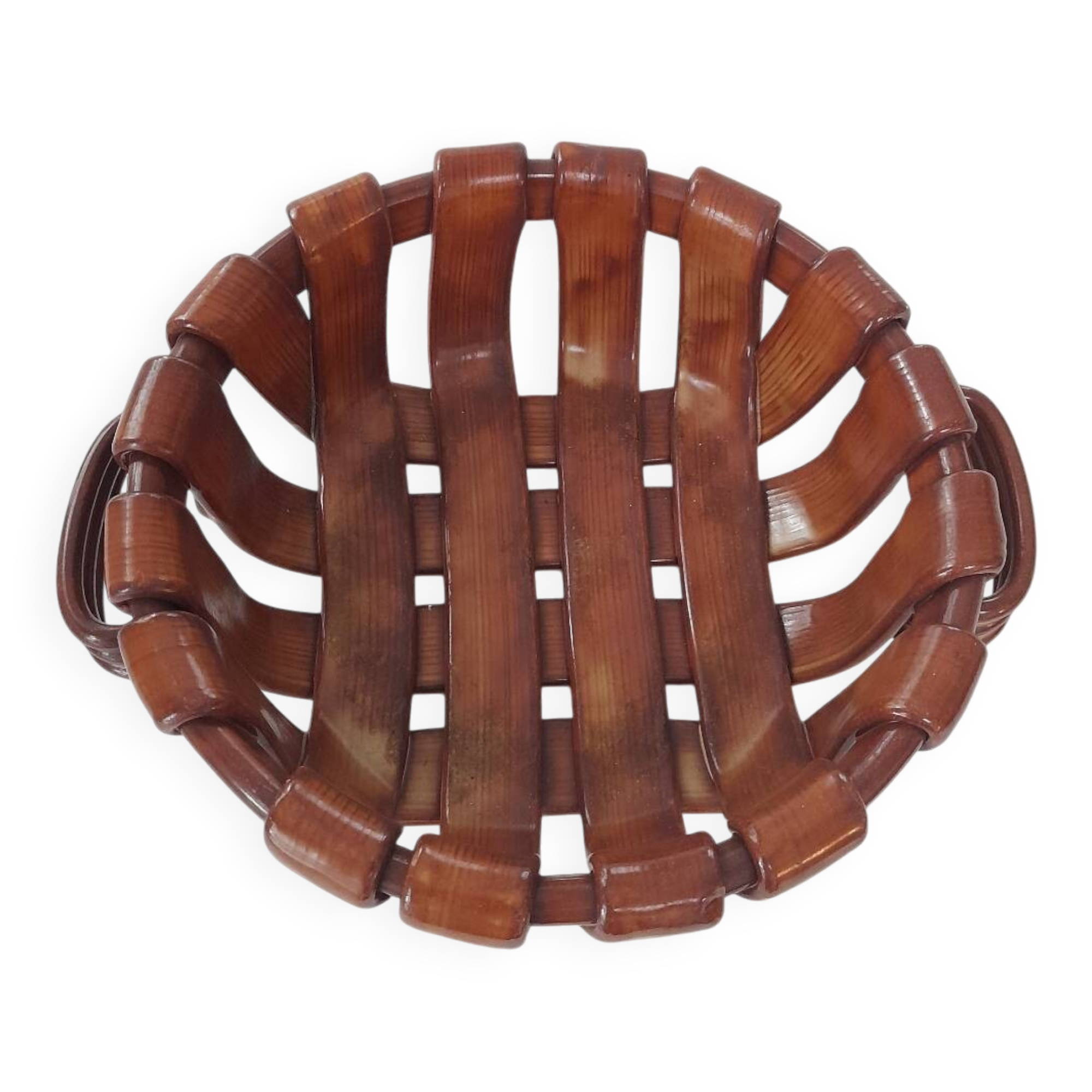 Braided ceramic bowl imitating leather
