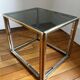 Paire de gueridon / bouts de canapé / chevets, chrome et doré, 1970s