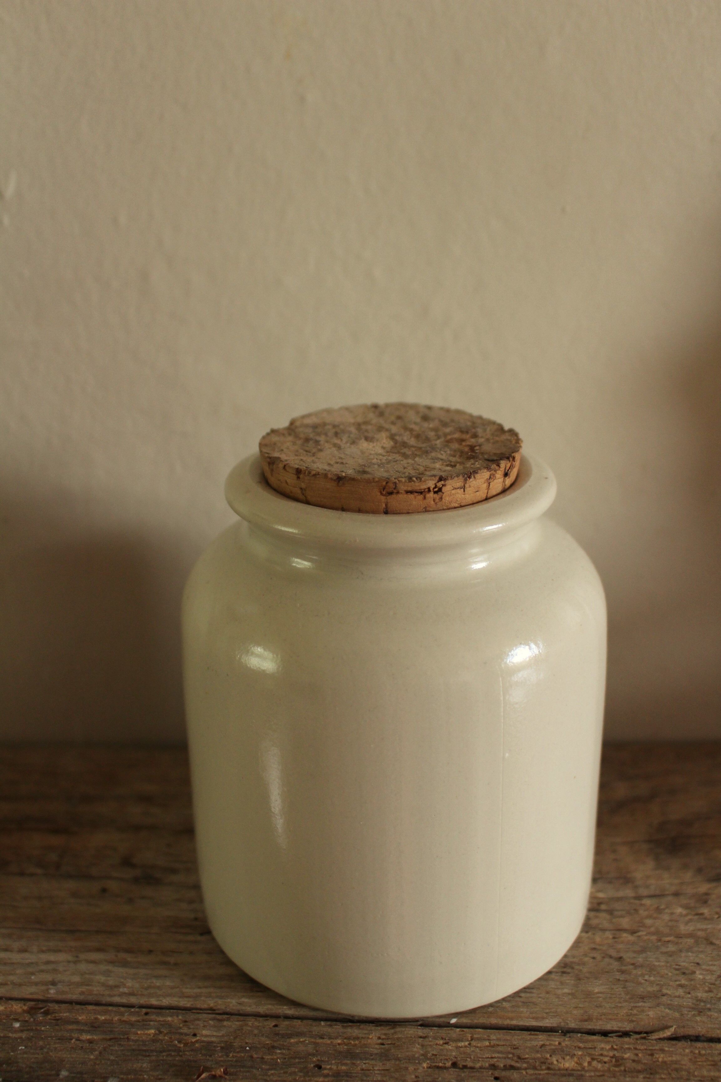 Mustard pot glazed sandstone gray cork stopper