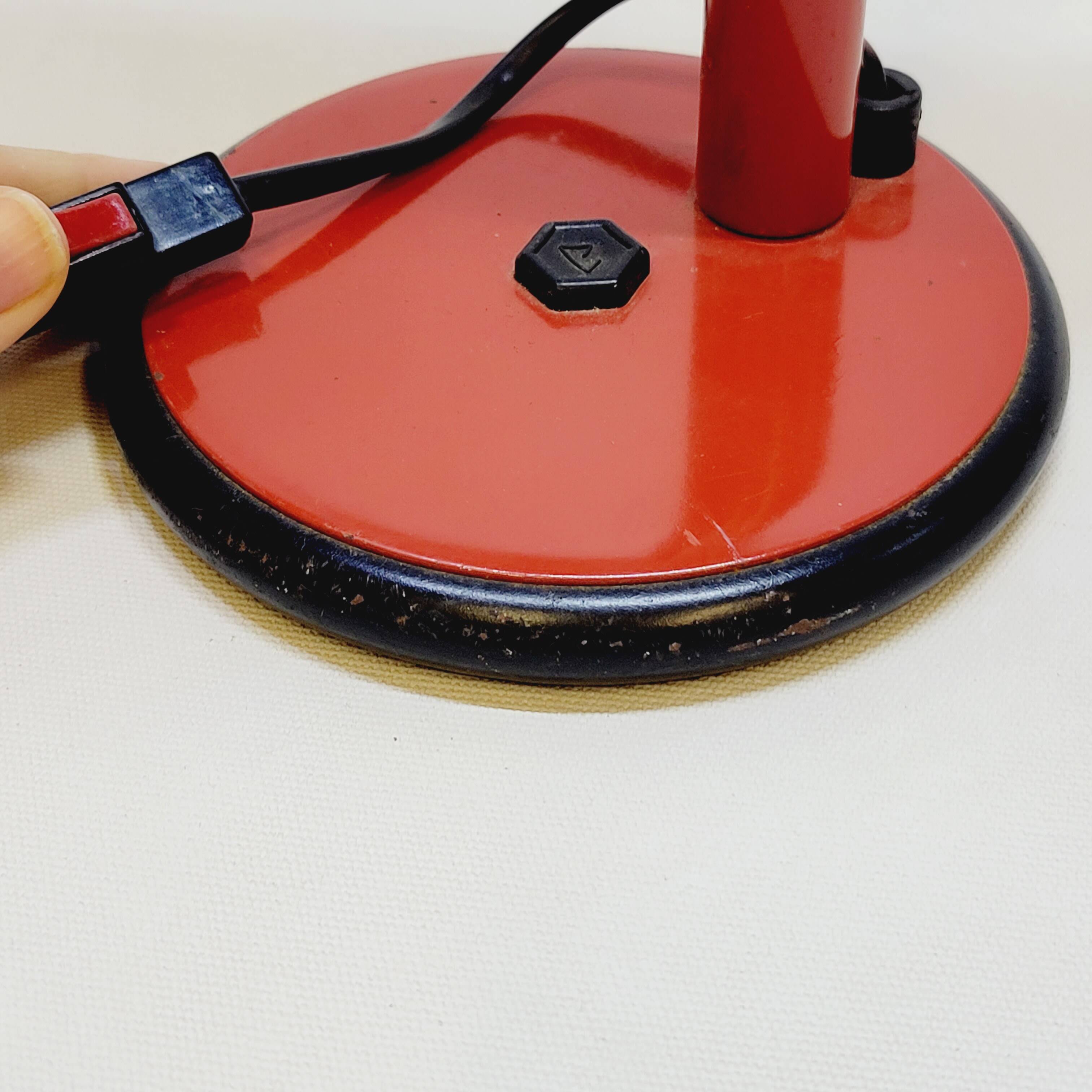 Table lamp desk aluminor metal red flexible arm black 80s vintage