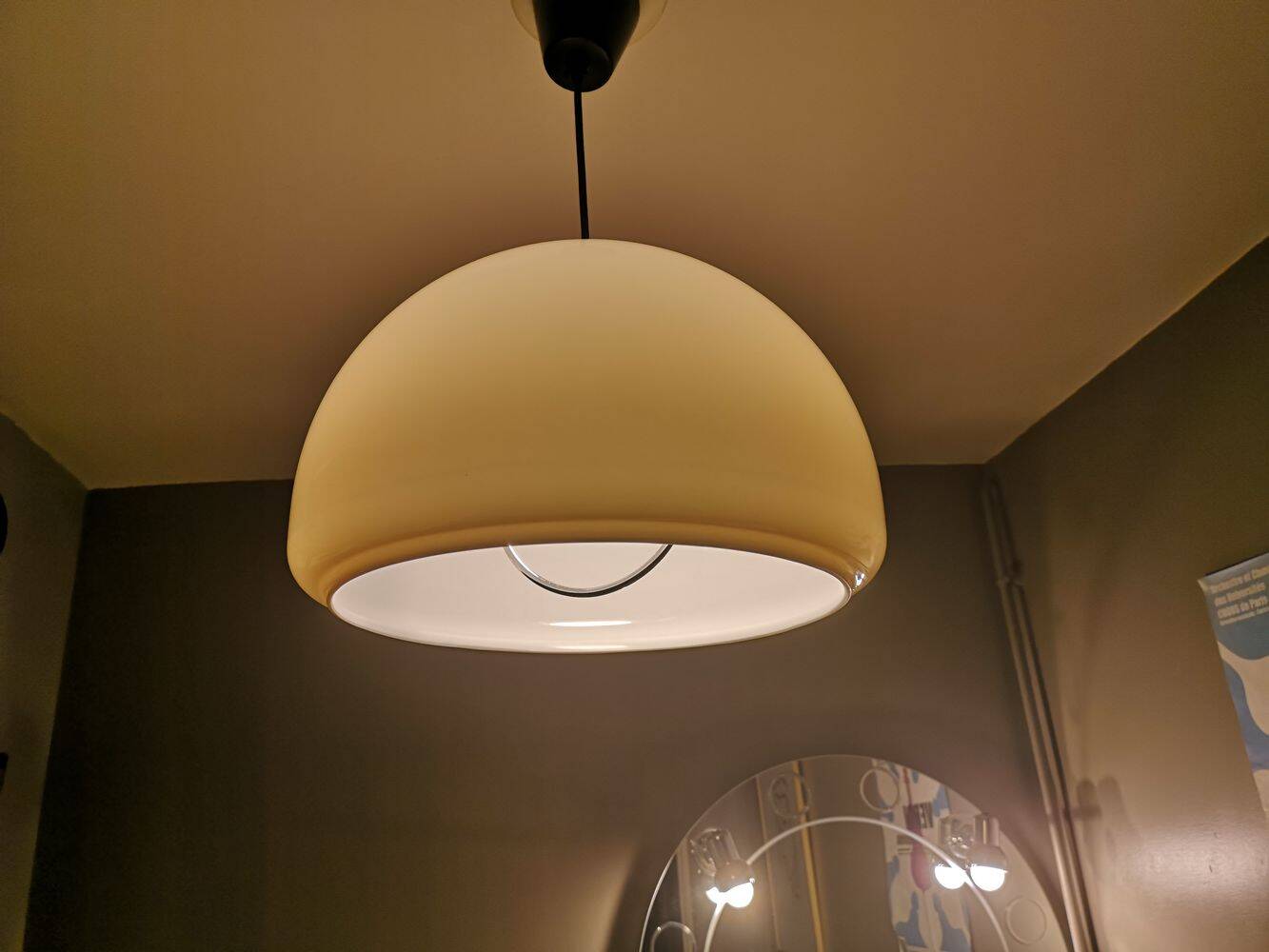 Suspension en polyméthacrylate mushroom - Années 1970