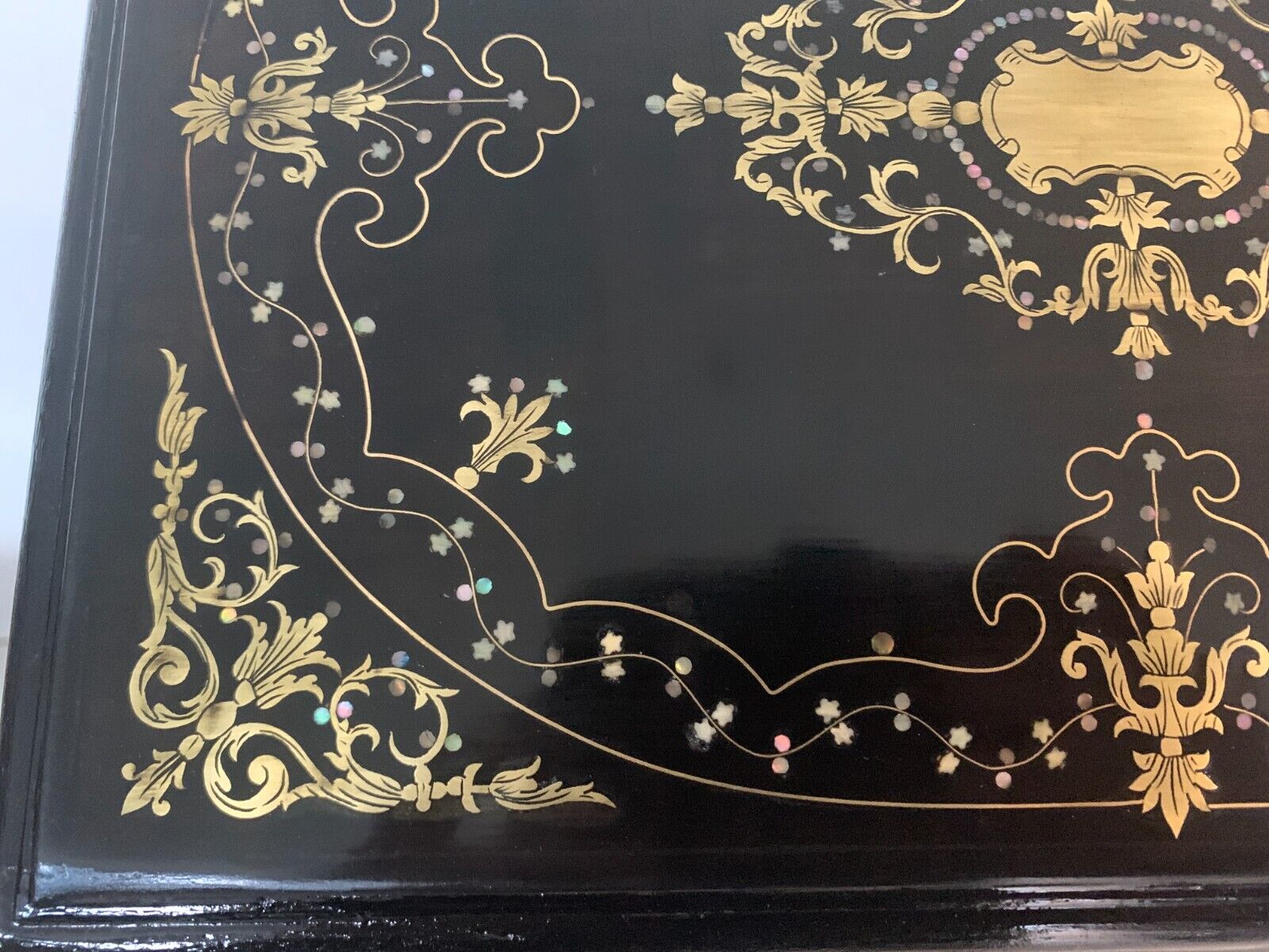 Complete liquor cellar Napoleon III Marquetry boulle Antique box