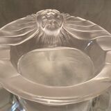 Cup decorated with lion's head signed Lalique