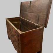 Antique Renaissance style chest in carved oak, 18th century