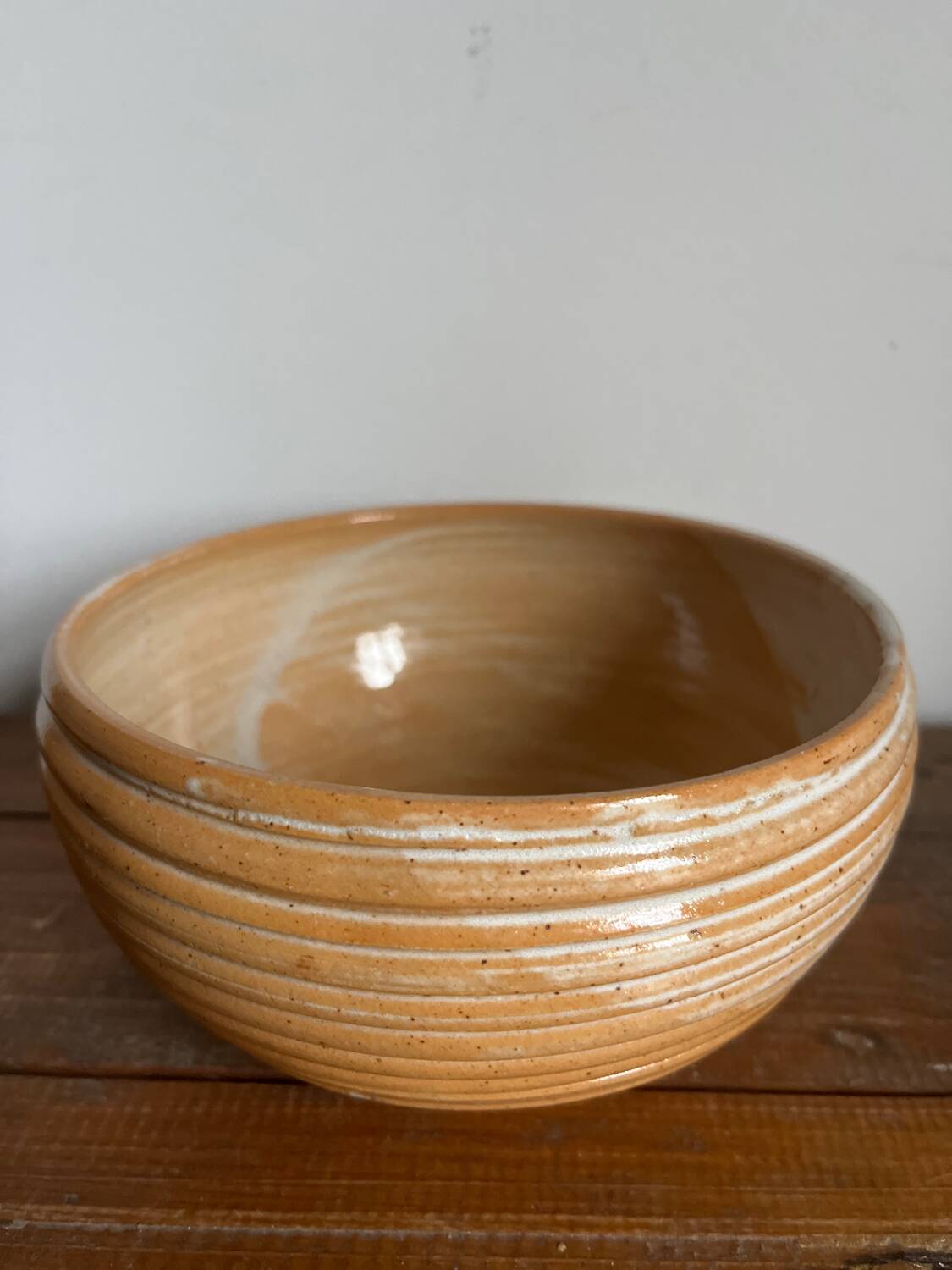 Stoneware salad bowl