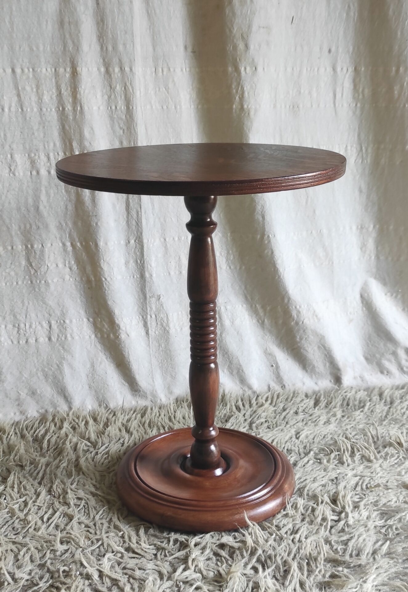 Art Deco side table in solid wood - mid 20th century