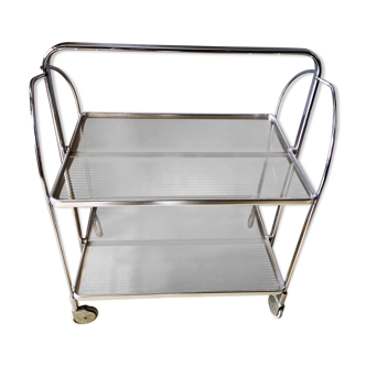 Folding dessert on wheels