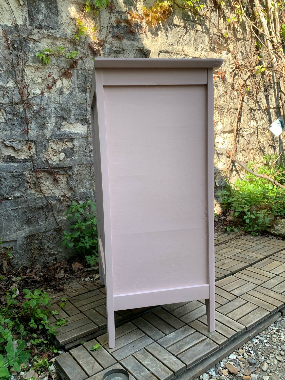 Vintage powder pink compass leg chest of drawers from the 1950s