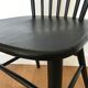 Chaise en bois noire