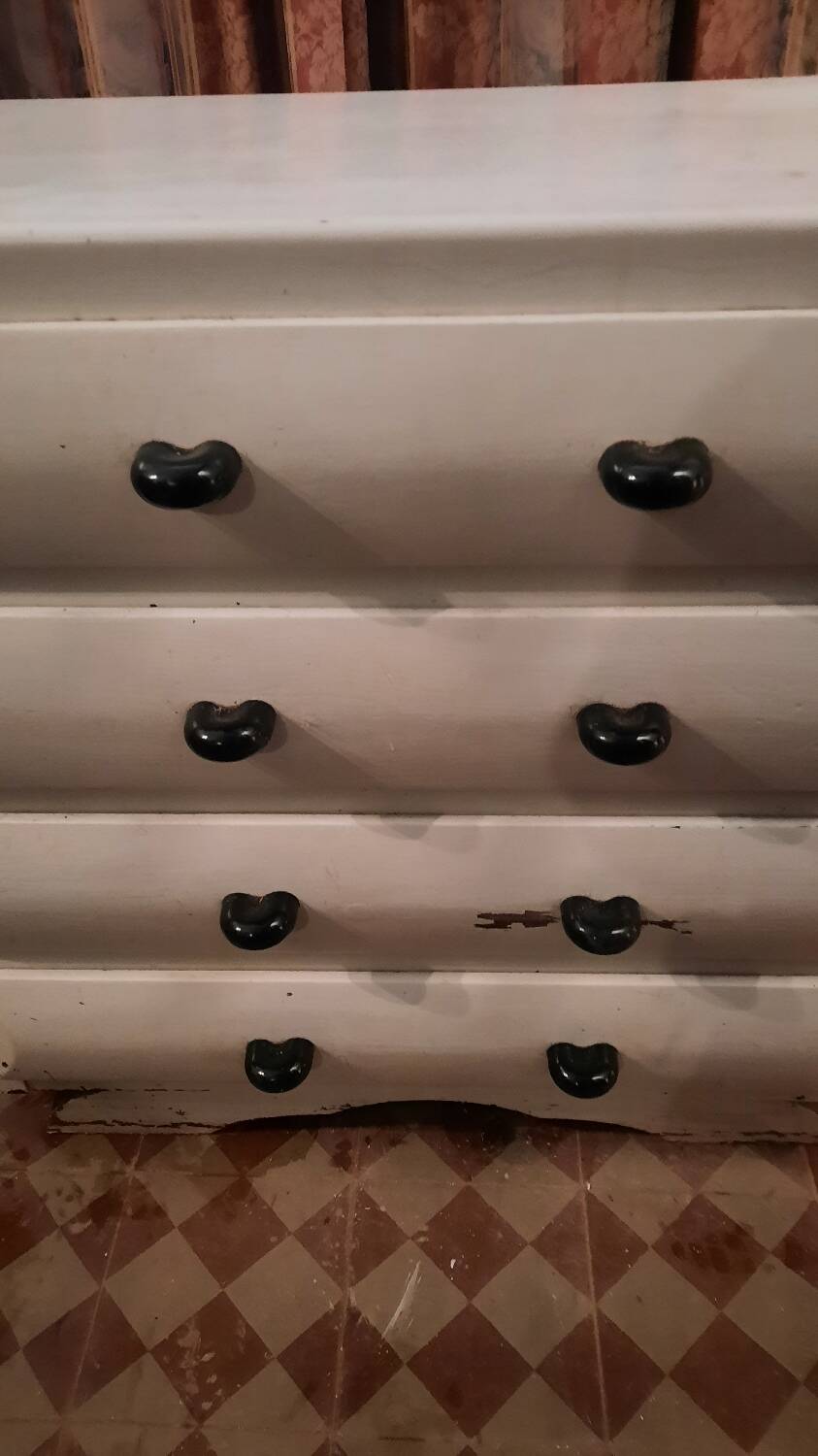 Vintage chest of drawers