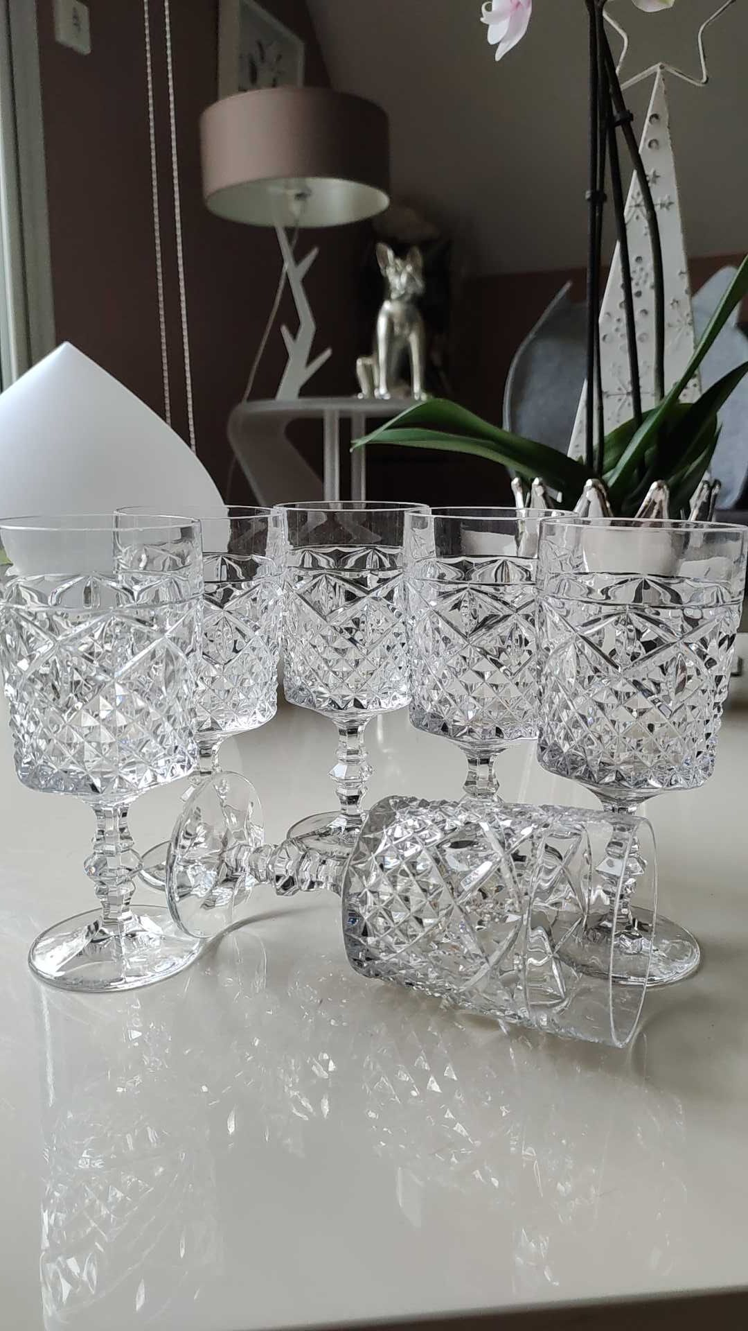 Lot 6 vintage glasses with rectangular crystal stems