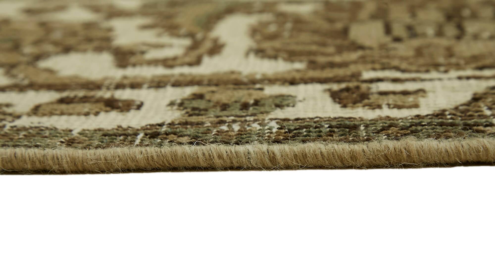 Hand-Knotted Persian Vintage 1970s 298 cm x 340 cm Beige Wool Carpet