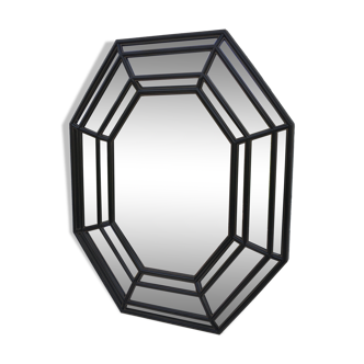 Octagonal mirror with parecloses