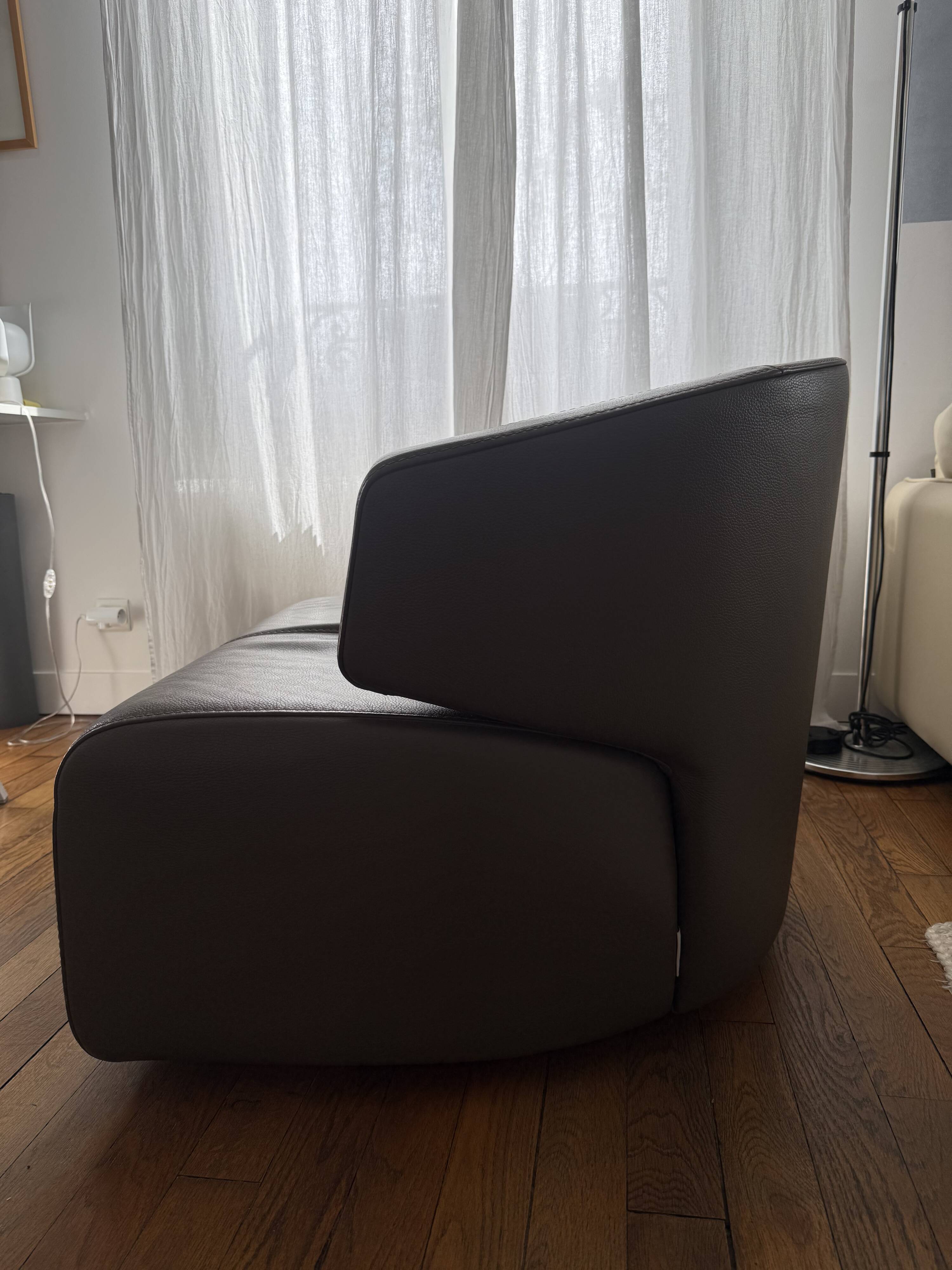 Kola Chair Steiner Paris – full-grain leather – Manzoni & Tapinassi