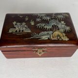 Wooden jewelry box