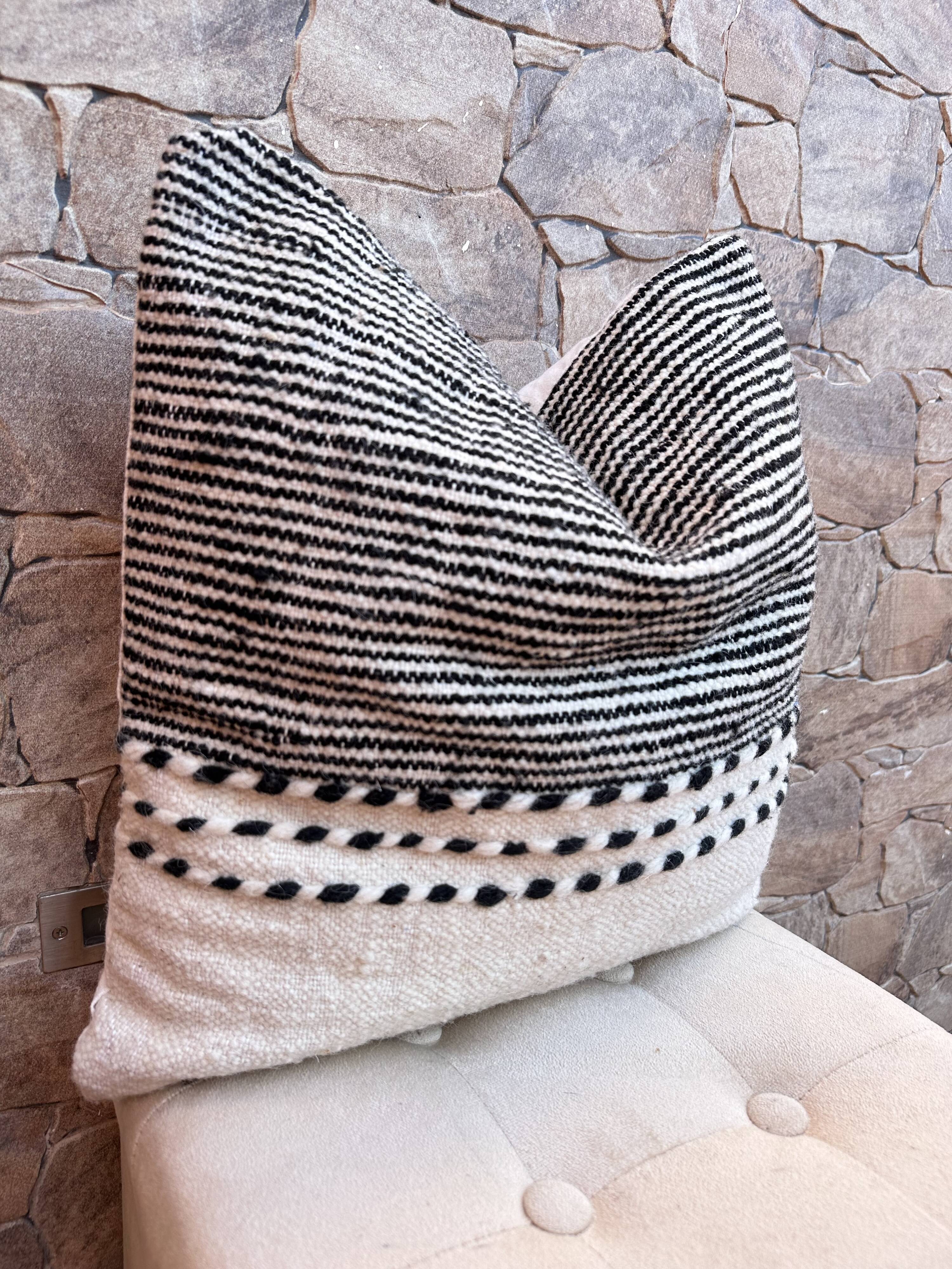 Berber zanafi square cushion cover - handmade - 100% wool and cotton - 45x45cm