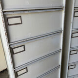 Casiers métalliques à clapets