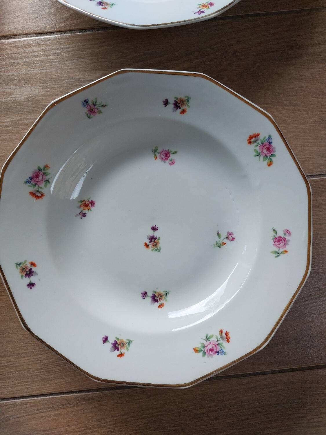 Set of 12 floral porcelain plates