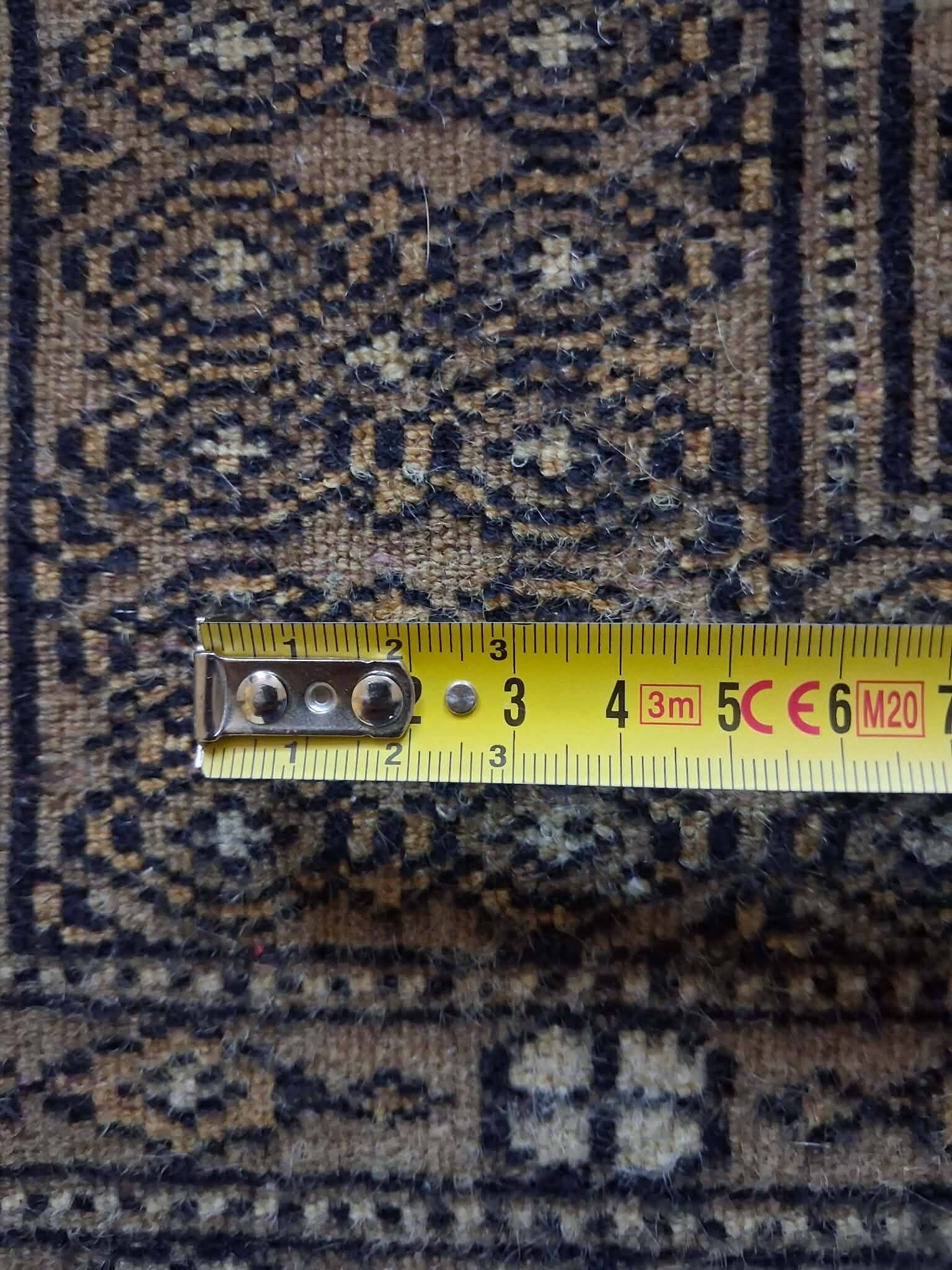 Handmade Pakistani Bukhara rug 188x122cm