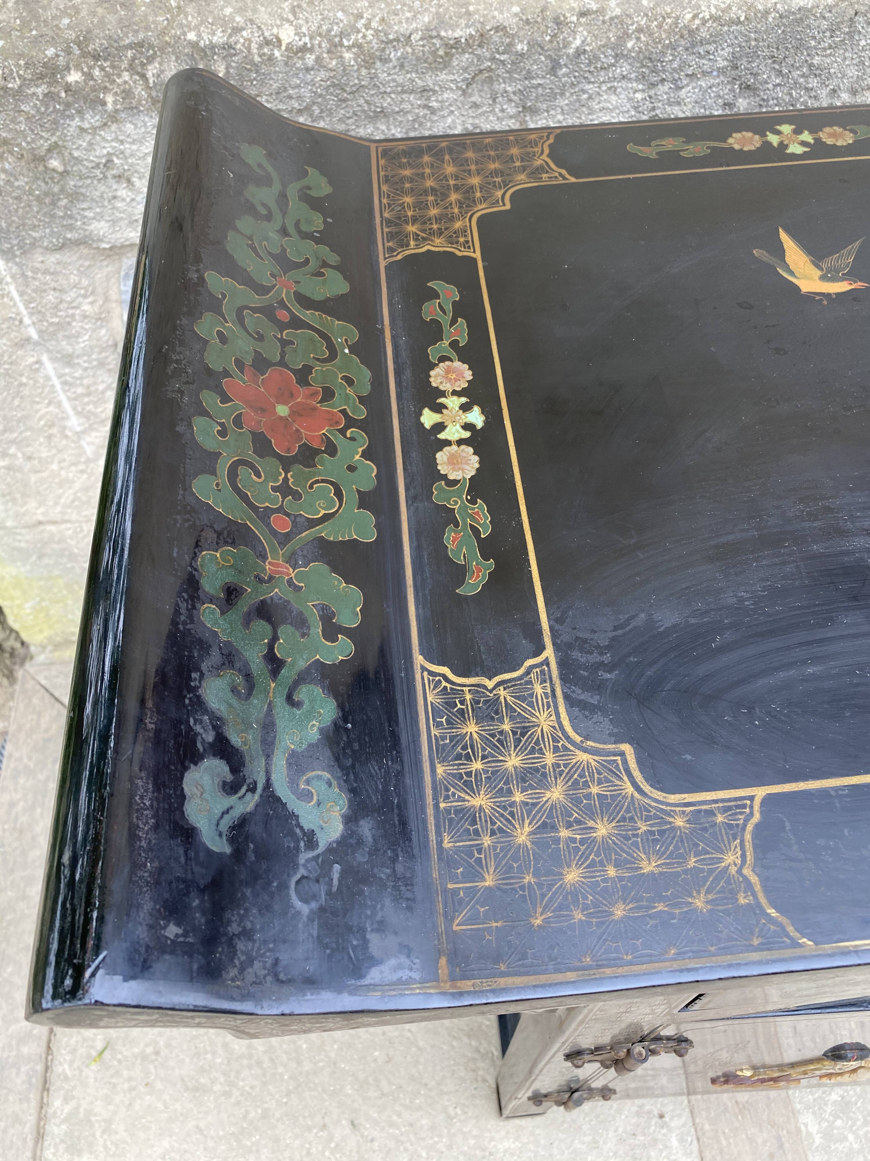 Chinese furniture console 1960 lase wood